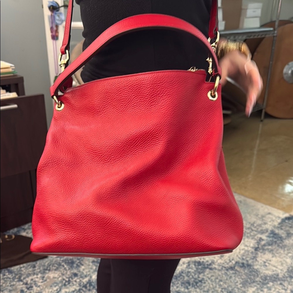 Gucci Red Soho Leather Hobo Bag - Picture 2 of 16